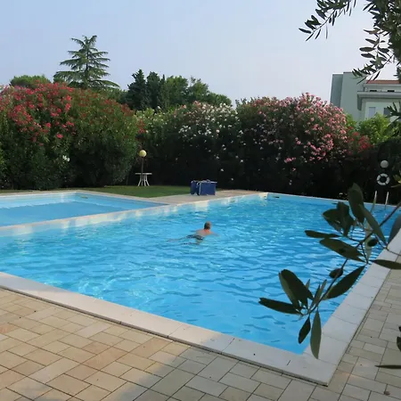 Apartment Residenza Dei Pini Desenzano del Garda